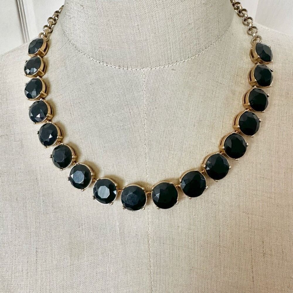 Banana Republic Grey Good Tone Necklace 30$